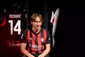 莫德里奇是第7位加盟米兰的金球先生,是意甲自C罗后首位金球先生