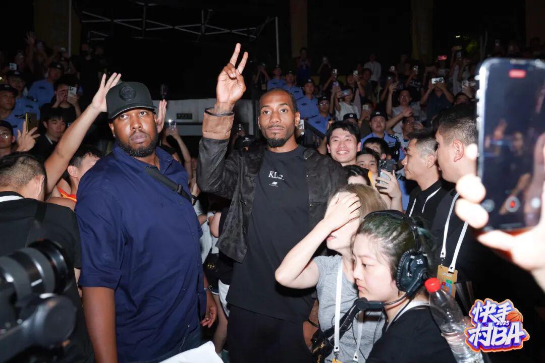 乐鱼体育-NBA球星下乡学咏春，村BA还有多少「花活」？