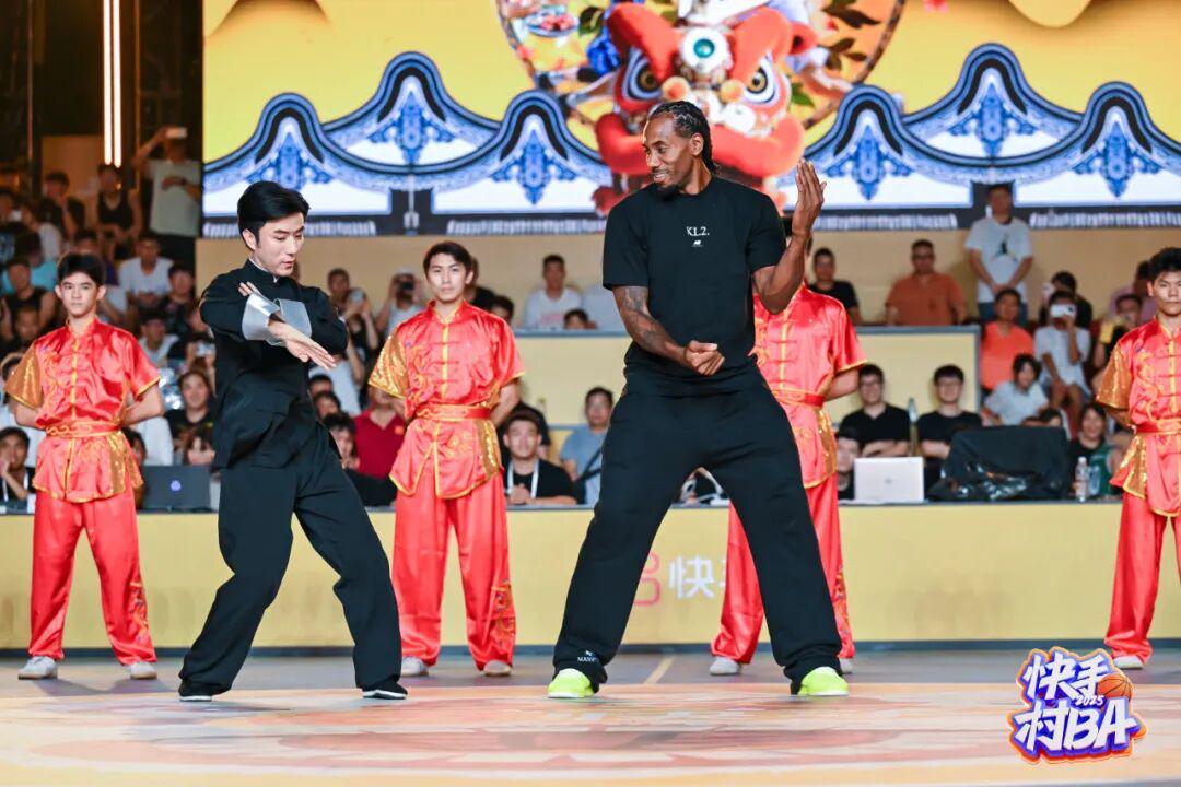 乐鱼体育-NBA球星下乡学咏春，村BA还有多少「花活」？