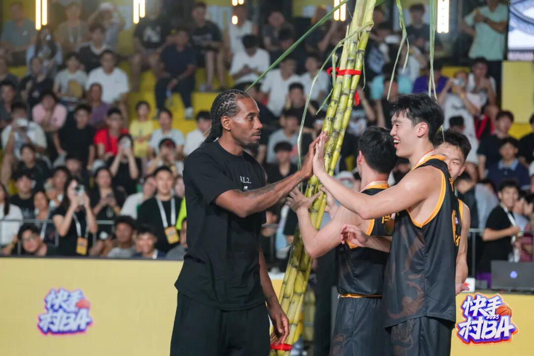 乐鱼体育-NBA球星下乡学咏春，村BA还有多少「花活」？