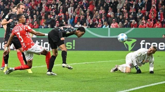 上半场戴帽！穆西亚拉就是孔帕尼心目中的齐祖小罗