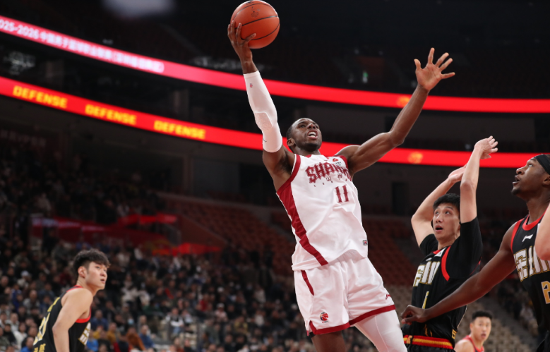 主帅被驱逐+2分钟7T!山西遭深圳终结3连胜 贺希宁23分