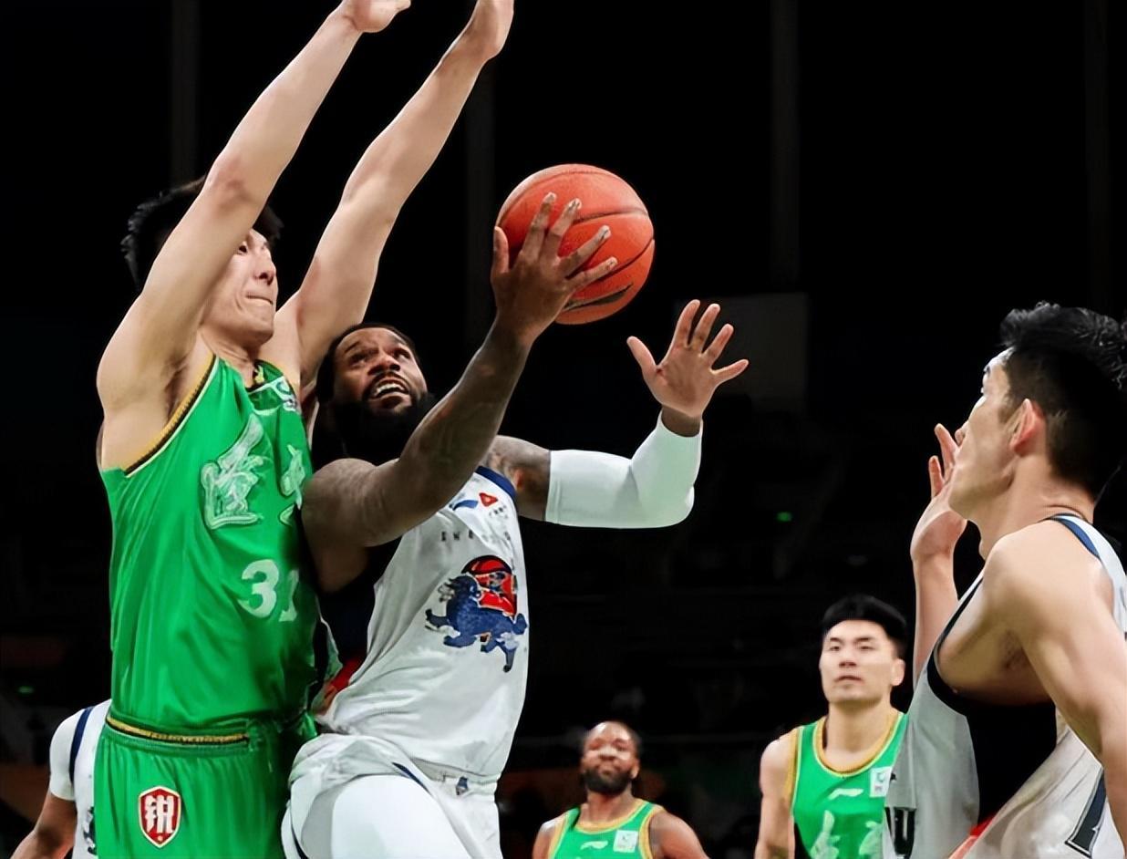 乐鱼体育-CBA最新积分榜:上海大胜30分,辽宁79-84山东3连败,广州第11