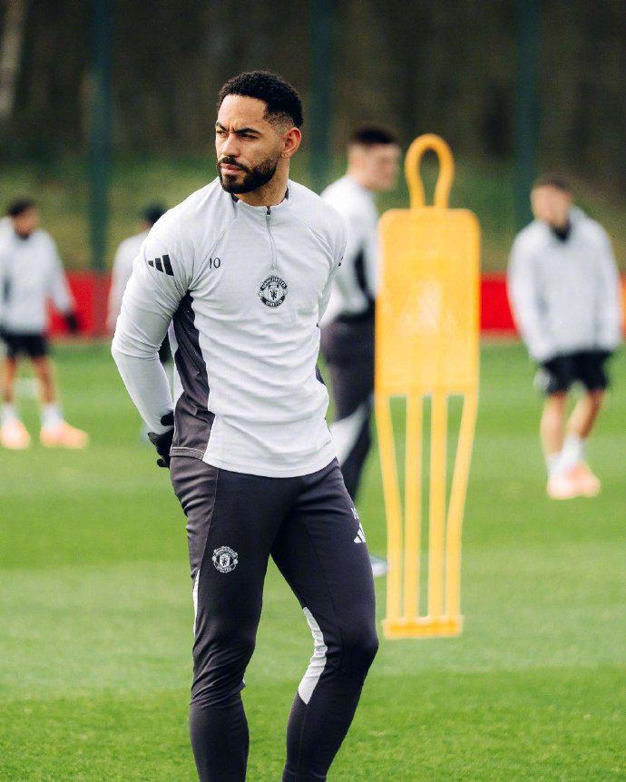 乐鱼体育-英超第25轮曼联VS热刺，红魔望破不胜魔咒，客队如何克服伤病困扰