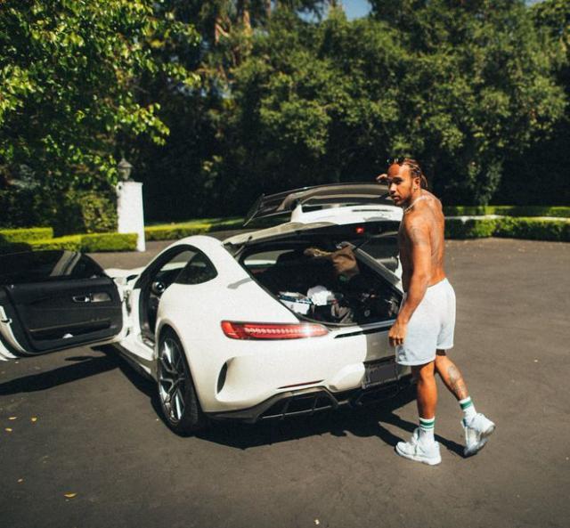 乐鱼体育app-【夜读】博格巴又爆穆帅黑料，“他会和球员作对”